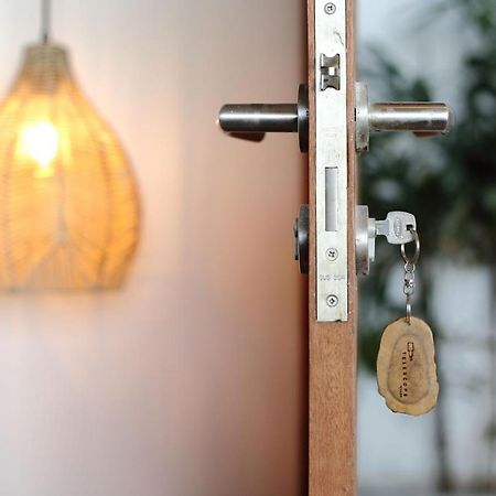 Telescope Resort Lombok Kuta  エクステリア 写真