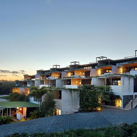 Telescope Resort Lombok Kuta  エクステリア 写真
