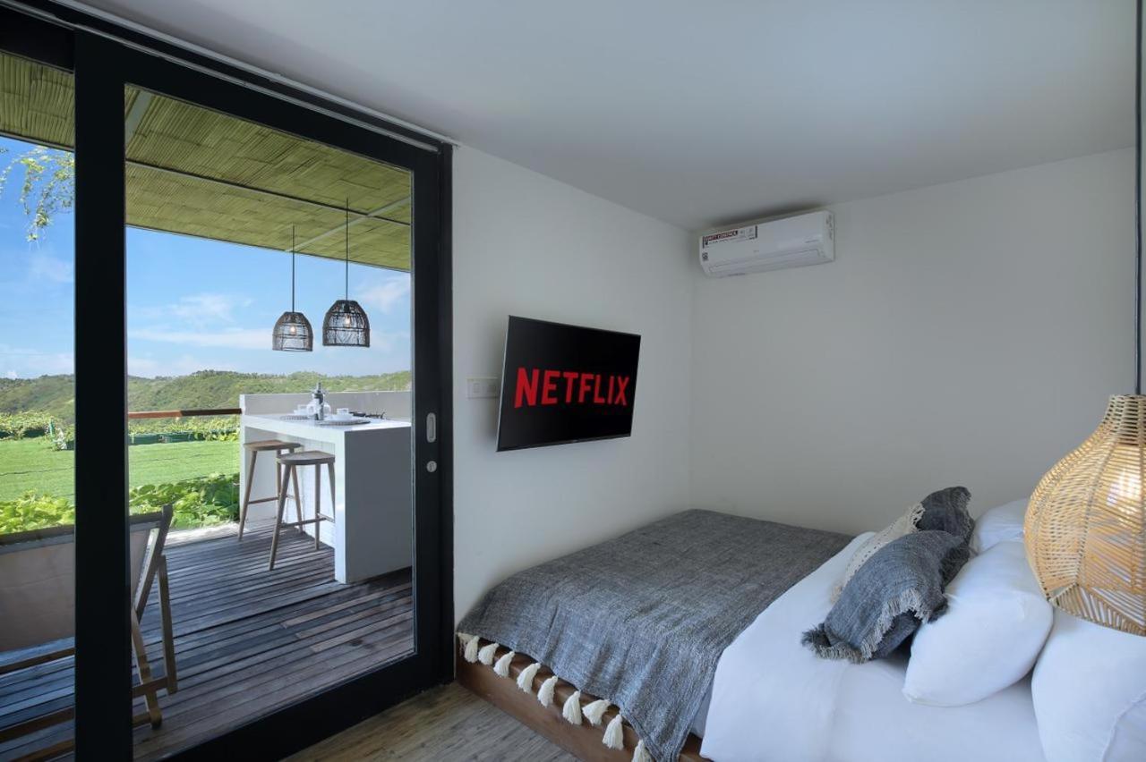 Telescope Resort Lombok Kuta  エクステリア 写真